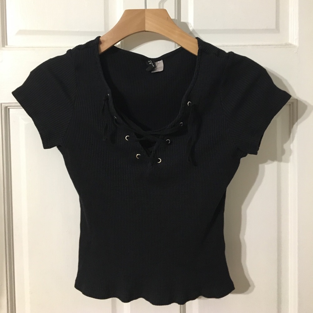 Black ribbed top